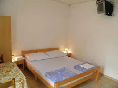 Apartment Mirjana 7 *